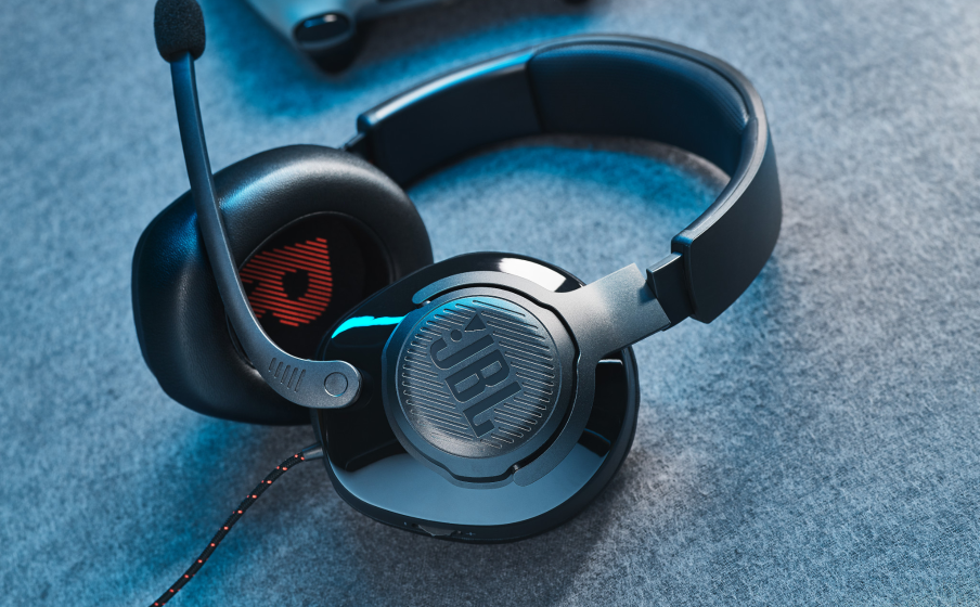 JBL Quantum 300 Speel in het hart van je game met JBL QuantumSOUND Signature - Image