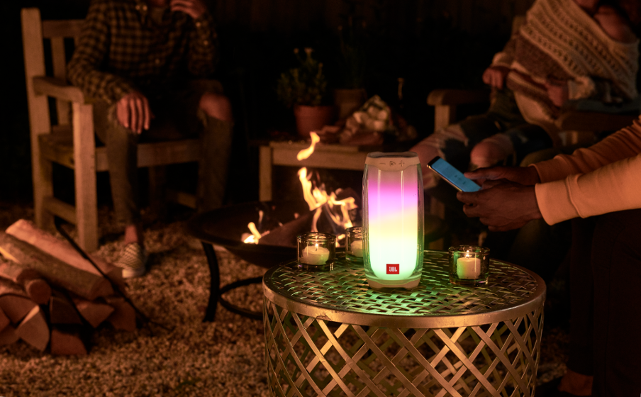 JBL Pulse 4 Verlicht de nacht - Image